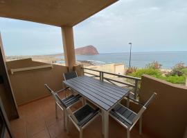 HomeForGuest Spacious and bright flat on the beach La Tejita，位于格拉纳迪利亚德亚沃纳的无障碍酒店