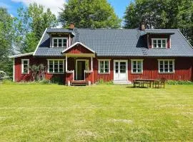 Secluded Greenery Retreat-By Traum
