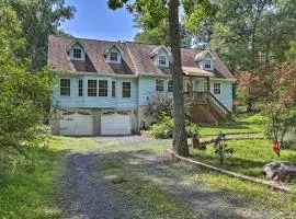 5 Mi to Camelback Henryville Home with Hot Tub!