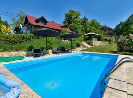 Gorgeous Home In Seketin With Outdoor Swimming Pool，位于Seketin的酒店