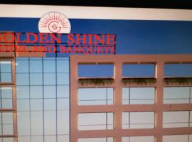 GOLDEN SHINE JAPANESE HOTEL，位于艾哈迈达巴德的酒店