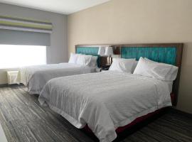 Hampton Inn & Suites，位于Pekin的酒店