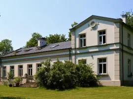 Dwór w Kowalewicach