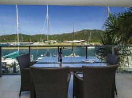 Kingslee blue on blue waterfront，位于耐莉湾的酒店