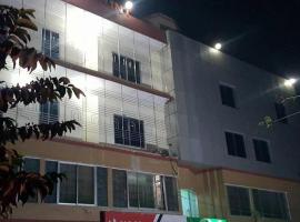 Hotel noor international，位于Hare Krishnapur的酒店