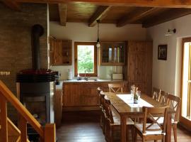 Gozdarjeva koča nad Rimskimi Toplicami，位于Dol pri Hrastniku的酒店