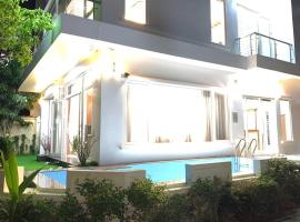 *BOM HOMES* THE VILLAS LUXURY FLC SẦM SƠN，位于Lôc Hải的豪华酒店