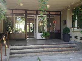 Naujoji Akmenė Hotel，位于Naujoji Akmenė的酒店