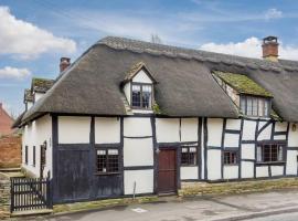 Cotswold Thatched Cottage，位于Mickleton的酒店