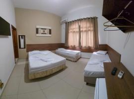 Suites Santa Terezinha，位于阿帕雷西达的酒店