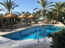 Ohtels Gran Hotel Almeria，位于阿尔么丽亚的带泳池的酒店