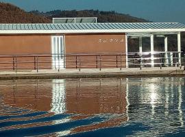 Splav Maria-Zlatarsko jezero，位于Kokin Brod的酒店