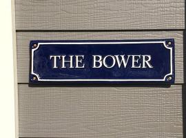 The Bower@ Kings Cottage，位于Uralla的酒店