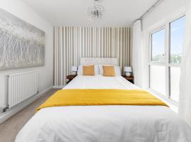 Royal House Wolverhampton - Perfect for Contractors & Large Groups，位于伍尔弗汉普顿的酒店