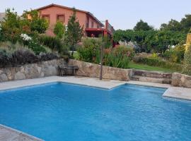 CASA RURAL LAS TRAVIESAS 2，位于坎德莱达的酒店