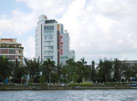 金朵酒店，位于芹苴的带热水浴缸的酒店