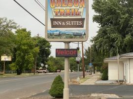 Oregon Trail Inn and Suites，位于莱克维尤的酒店