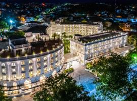 Silk Path Grand Hue Hotel，位于顺化的酒店