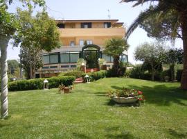 Hotel La Campagnola，位于Rotondi的酒店