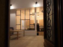 Cosy appartement Hyper centre ville avec cour + Patio，位于欧塞尔剧院附近的酒店