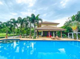 Muak Lek Forest Resort，位于穆克莱克的带泳池的酒店