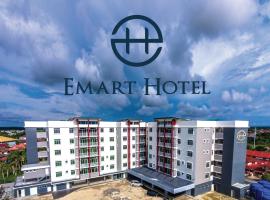 Emart Hotel (Riam)，位于米里的海滩酒店