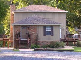 Getaway on Little River，位于Walland的酒店