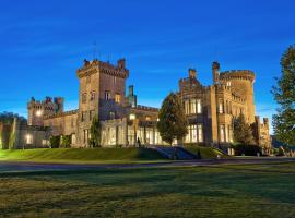 Dromoland Castle，位于Newmarket on Fergus德罗莫兰城堡高尔夫俱乐部附近的酒店