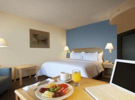 Fiesta Inn Express Hermosillo，位于埃莫西约的酒店