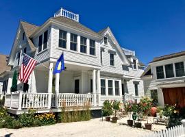 白廊旅馆，位于普罗温斯敦Provincetown Library附近的酒店