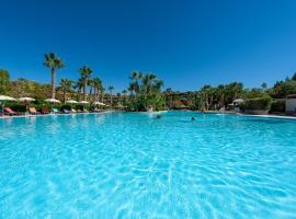 莱昂尼公园阿卡西亚度假酒店，位于坎波菲利斯·迪·罗切的度假村