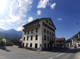 Hotel Post Cunter Biancardi，位于萨沃宁的酒店