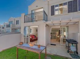 Tairua Waterfront Retreat - Tairua Apartment