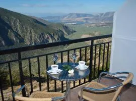 Acropole Delphi City Hotel