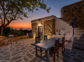 The Aegean blue country house Old Milos，位于Lagoúdi Zía的酒店