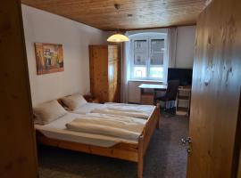 Hotel & Gasthof zur Post，位于Neumarkt-Sankt Veit的酒店