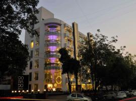 埃尔多拉多酒店，位于艾哈迈达巴德Navarangpura的酒店