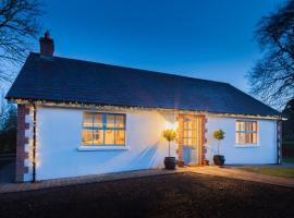 Duneden Cottage and Grounds，位于Randalstown艾伦公园高尔夫中心附近的酒店