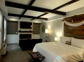 Cedar Stables Inn & Suites，位于桑达斯基旋转木马博物馆附近的酒店