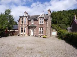 Dunmor House - Charming Victorian Period Property