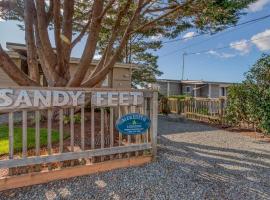 Sandy Feet - Meredith Lodging，位于Nehalem的酒店