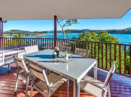 Casuarina 18 Ocean View House Central Location BBQ Golf Buggy，位于汉密尔顿岛的别墅
