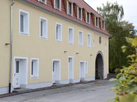 Apartment Torhaus Schloss Wocklum，位于Balve的酒店