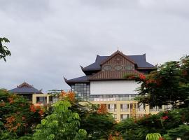 豆豆湄澜风情客栈，位于景洪市勐泐大佛寺附近的酒店