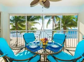 Kaibo Dreams - Modern Condo with Shared Pool & Jacuzzi, Walk to Restaurants