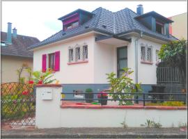 Colmar chambre privée chez l'habitant , près de l'hôpital Pasteur et gare，位于科尔马的酒店