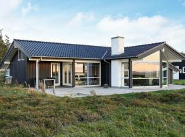 10 person holiday home in Løgstør，位于Løgsted的酒店