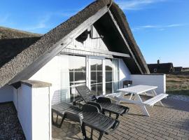 8 person holiday home in Ringkøbing-By Traum，位于克莱戈德的酒店