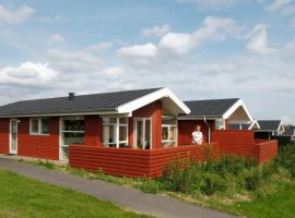 6 person holiday home in Tranek r，位于Fæbæk的酒店