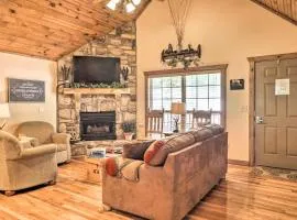 Screened Deck Cozy Branson West Cabin!